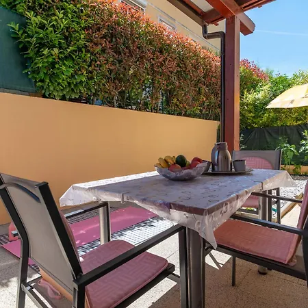 With A Parking Space - 22972 Apartment Pula